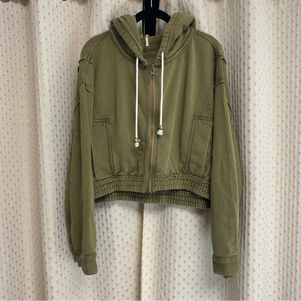 Free people green cropped zip
Up Hoodie